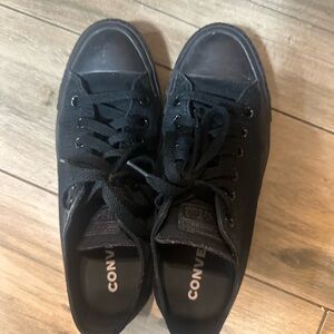 Converse Black Low-Top Sneakers men’s 5 women’s 7